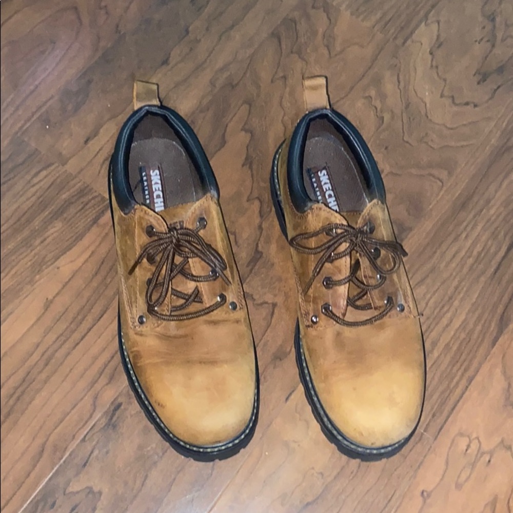 Men’s Skechers Leather Uppers. Hardly worn.